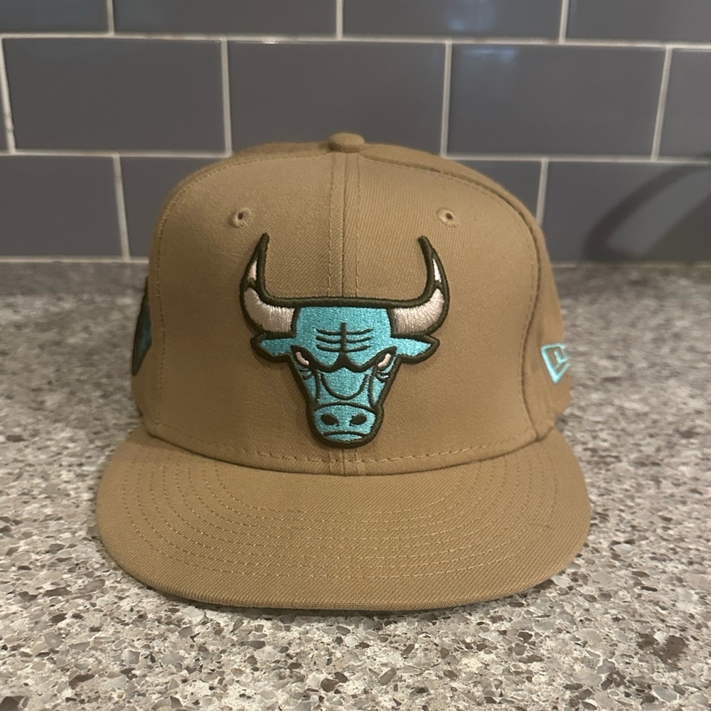 Like New Era Chicago Bulls 75 anniversary 59FIFTY Fitted Hat Cap 7 3/8